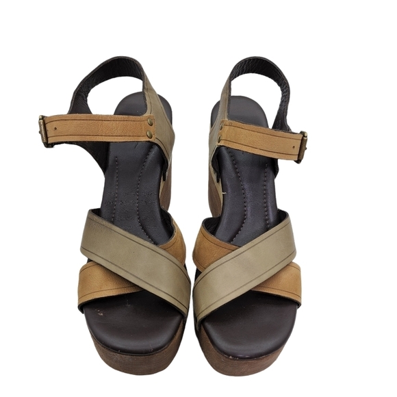 L.L. Bean Women's Stacked Sole Strap Wedge Sandal - 9M - Picture 2 of 7